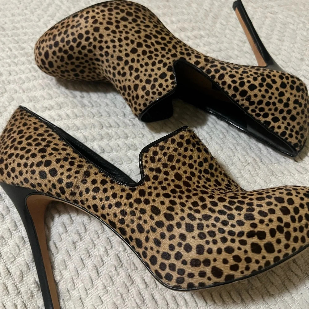 🖤Ann Taylor Leandra Haircalf Platform Booties🖤 - Picture 3 of 9